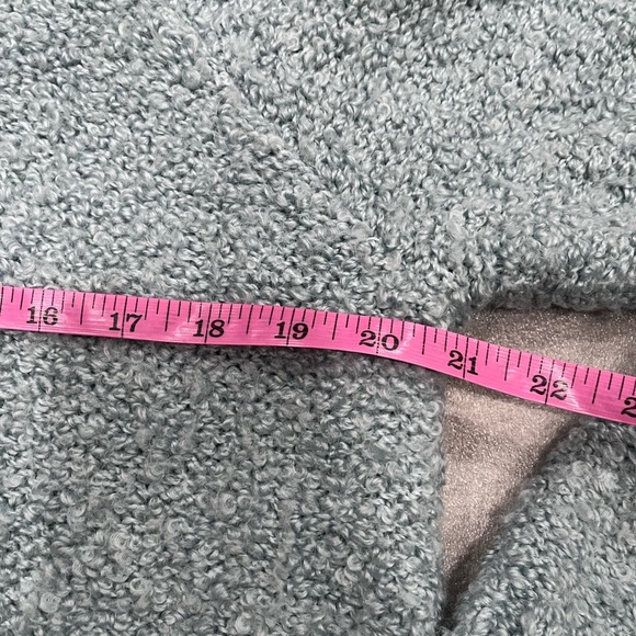 ❤️Host Picks❤️[M]Club Monaco Soft Boucle Turtleneck Chandails Glacier Sweater - Picture 5 of 6